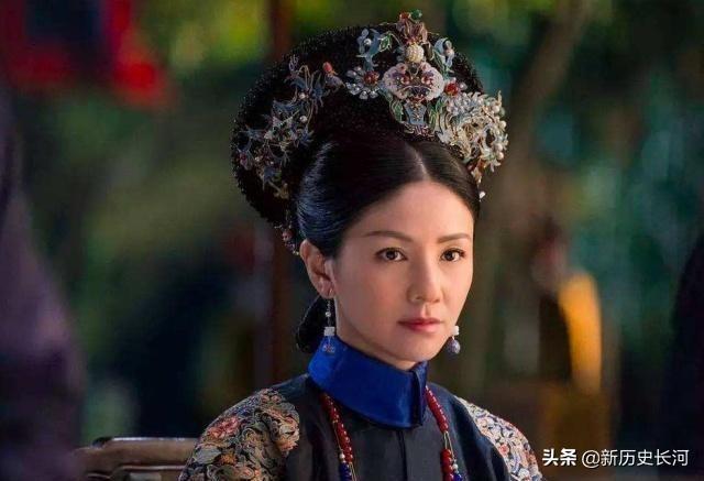 她10岁嫁给大清皇帝，住在延禧宫，一生无宠，最后被大火烧死