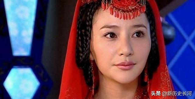 她10岁嫁给大清皇帝，住在延禧宫，一生无宠，最后被大火烧死