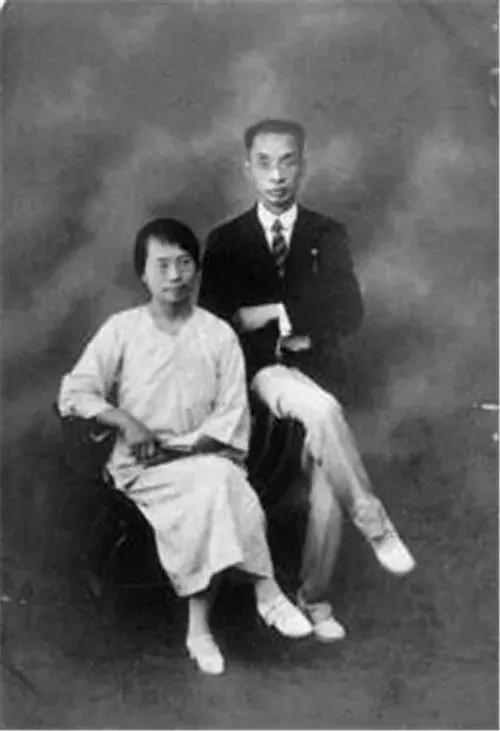 此才女是中国的第一个女教授，冰心、林徽因都是她的学生