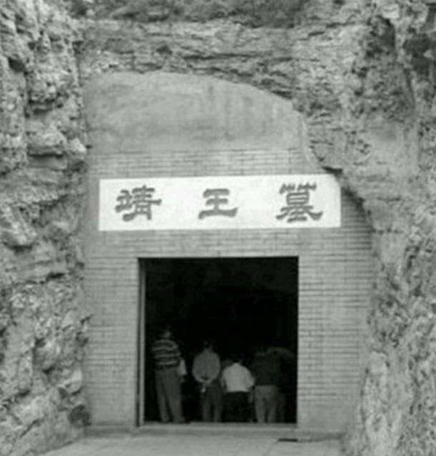 河北挖出刘备祖墓，出土一件大杀器，老外：还好罗马没去招惹汉朝