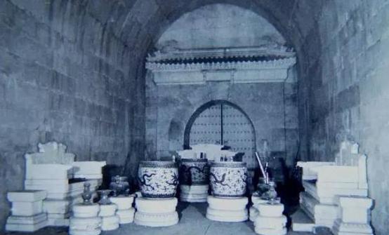 1956年定陵开掘现场照，惨遭教训，从此国家不自动开掘帝王陵