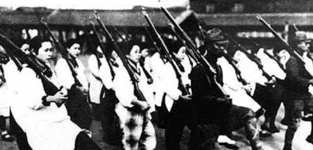二战时期日本女人在幕后真疯狂，这些举动让人看着头皮发麻