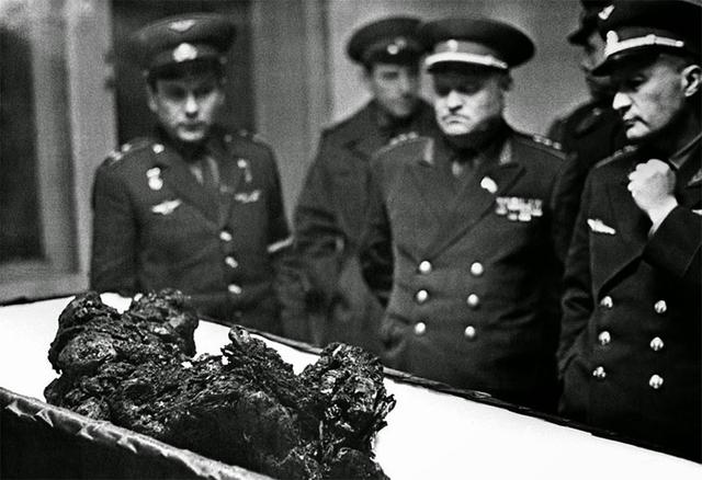 科马罗夫：第一个因载人航天而死的地球人，死后享受苏联国葬
